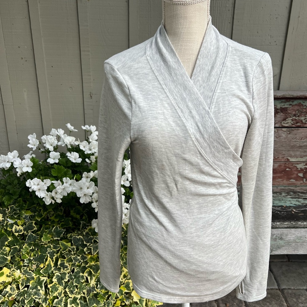 Athleta Light Gray Poise Dance Wrap